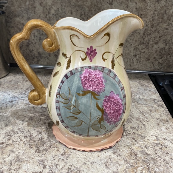 Gorgeous spring hydrangea pitcher hand painted - Picture 2 of 5